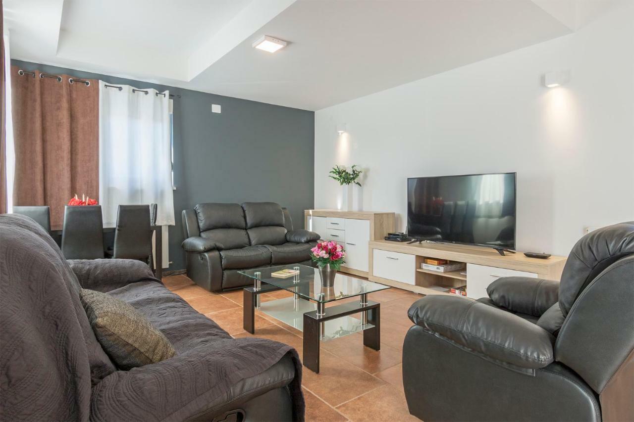 Apartments Peti Pula Zewnętrze zdjęcie